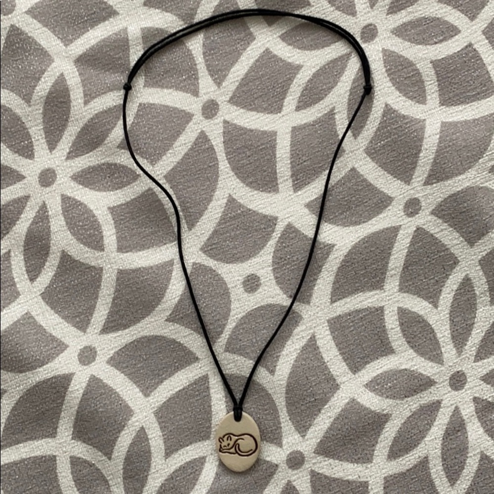 Sleeping cat adjustable necklace